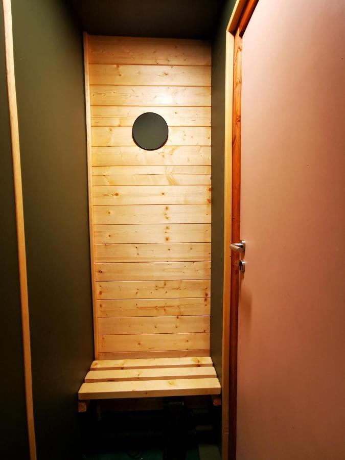 Hotel Au Pied Du Trieu, The Glamping Experience Labroye Exterior foto