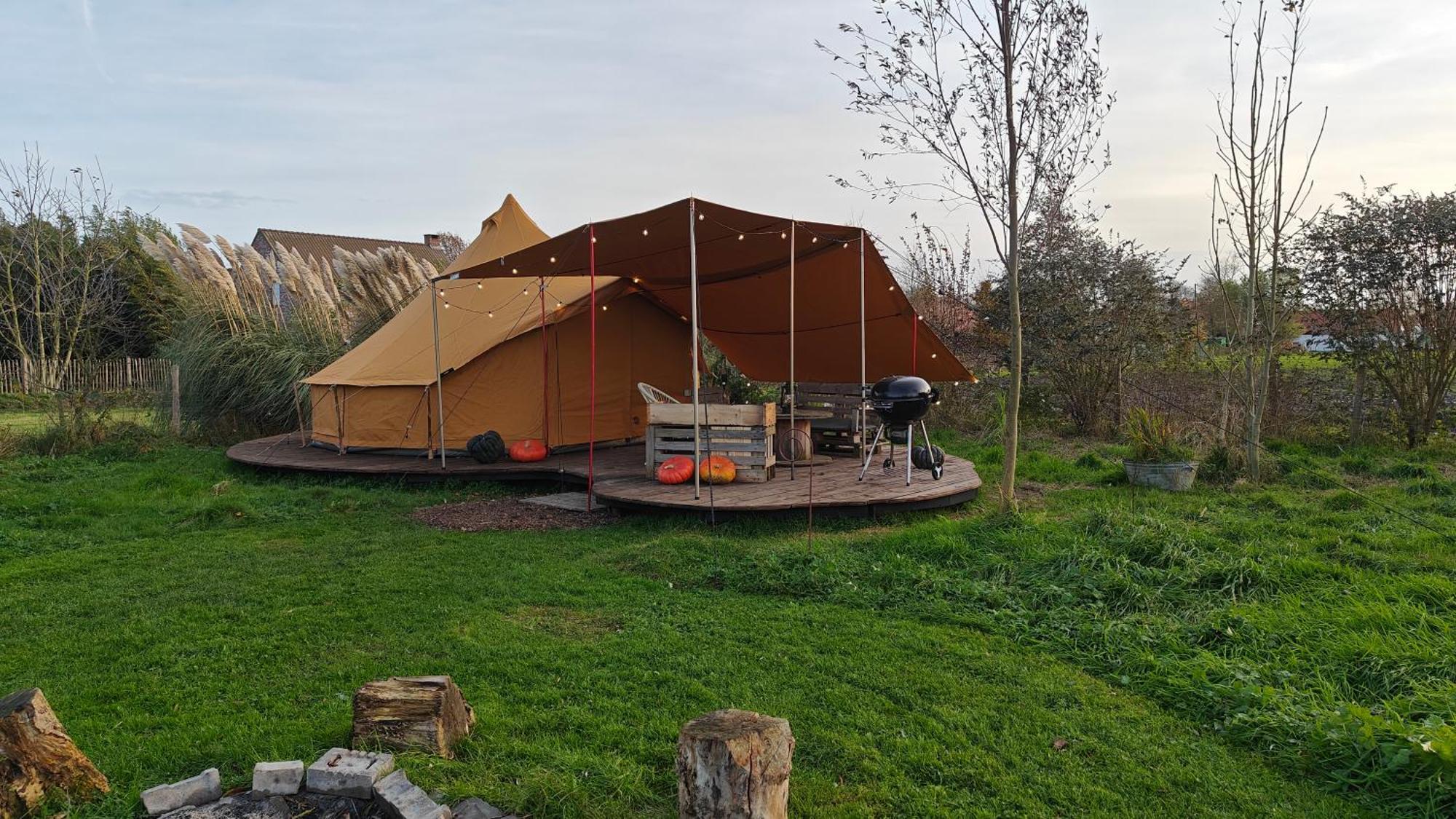 Hotel Au Pied Du Trieu, The Glamping Experience Labroye Exterior foto